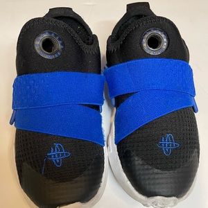 Nike Boys Huarache extreme running sneaker’s